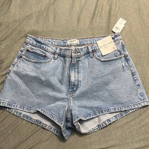 Abercrombie Curve Love High Rise Mom Short